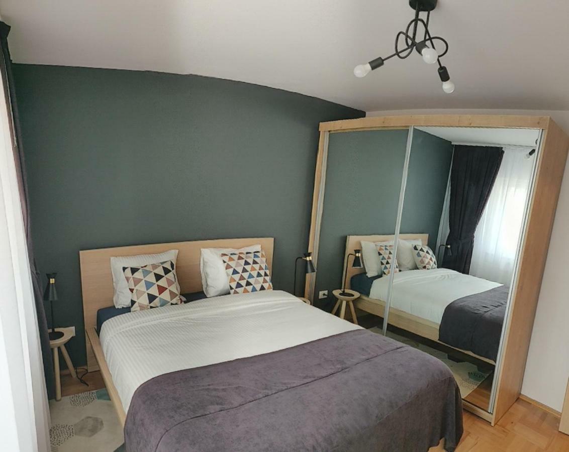 Modern And Cozy Apartment Питещ Екстериор снимка