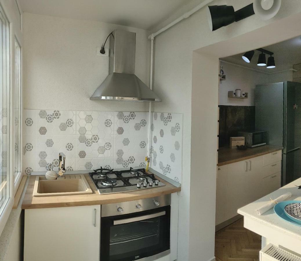 Modern And Cozy Apartment Питещ Екстериор снимка