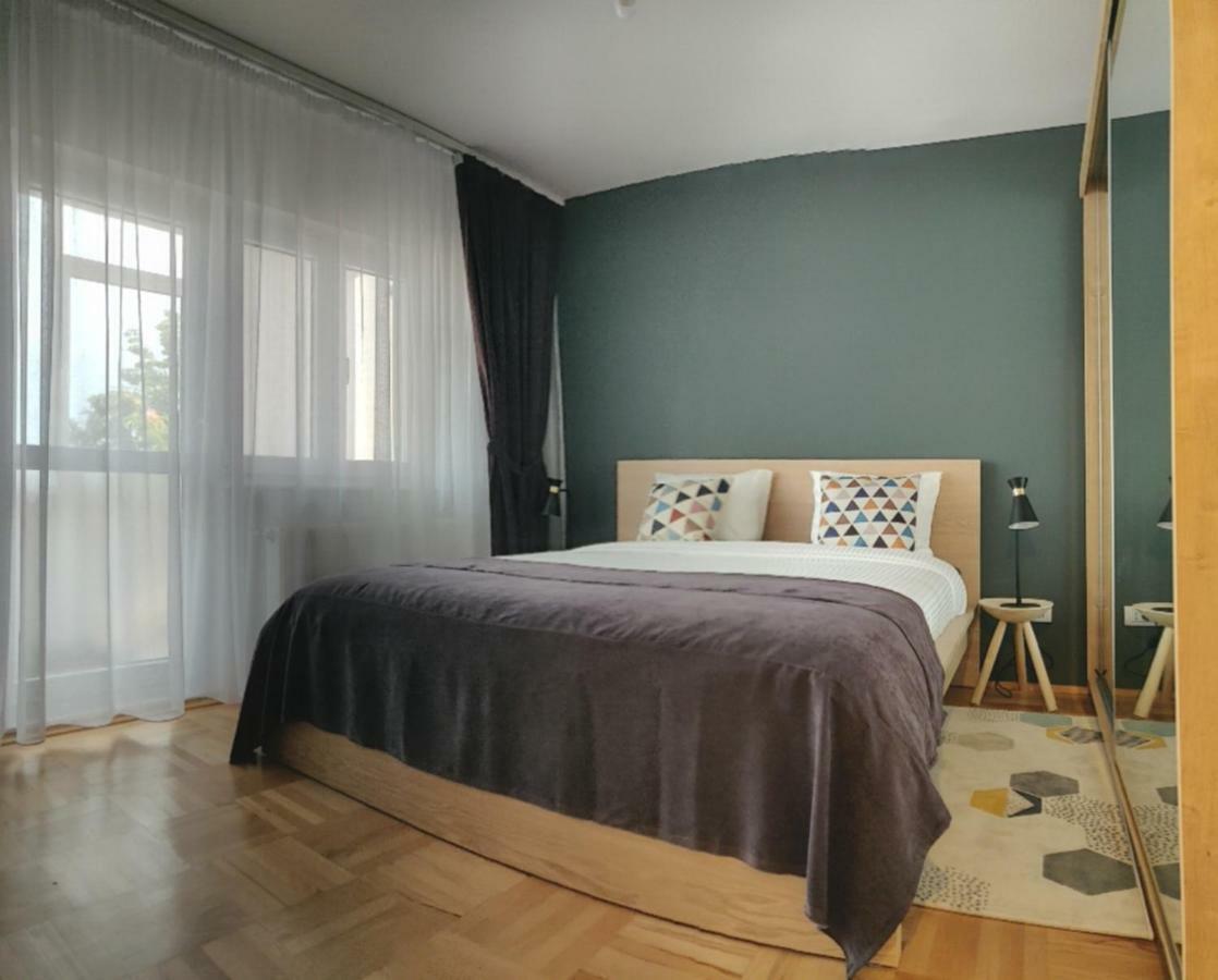 Modern And Cozy Apartment Питещ Екстериор снимка